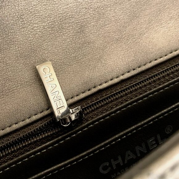 Chanel 21B CC Classic Mini Rectangular Lambskin Quilted Flap Bag - Ruthenium - Picture 9 of 16